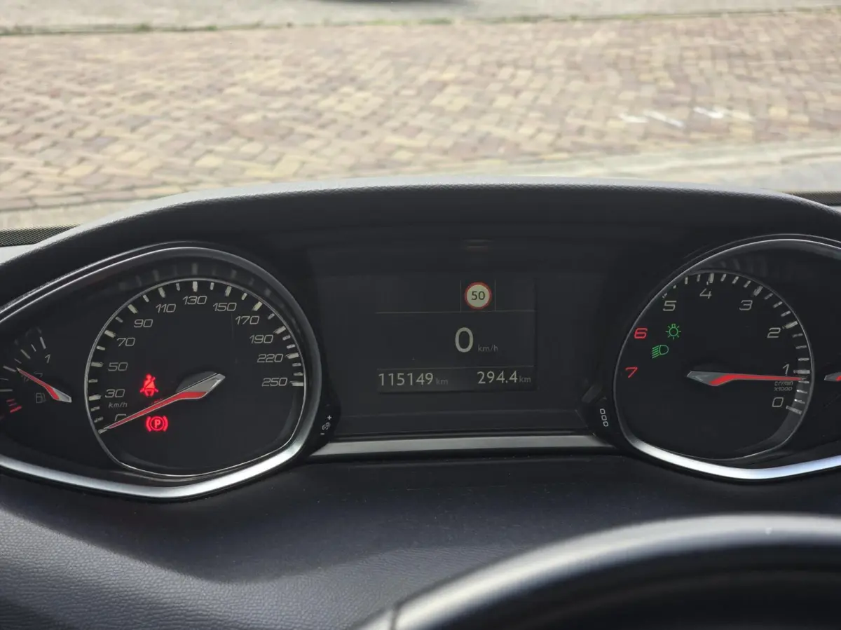 1.2 PureTech Blue Lease Premium Navi/Pano/ACC