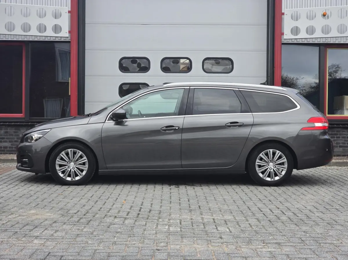 1.2 PureTech Blue Lease Premium Navi/Pano/ACC