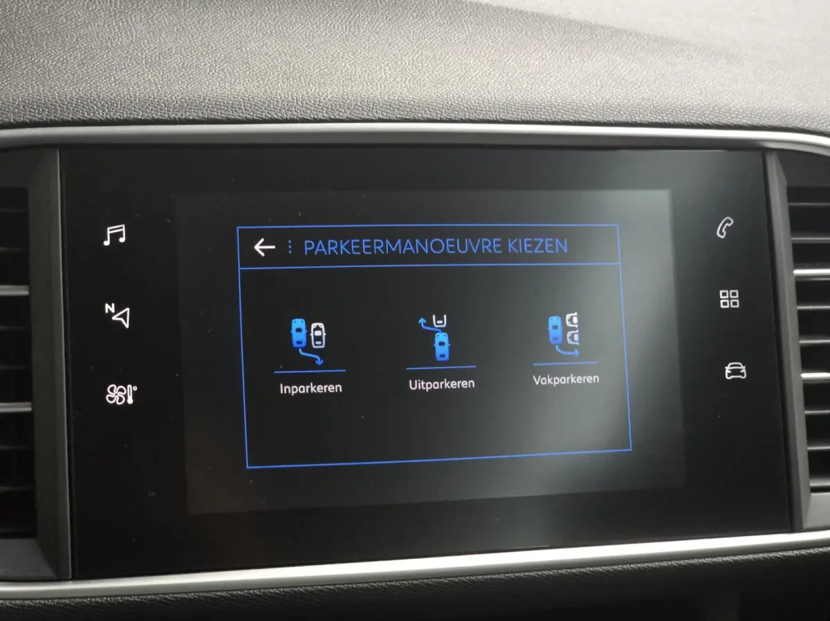1.2 PureTech Blue Lease Premium Navi/Pano/ACC