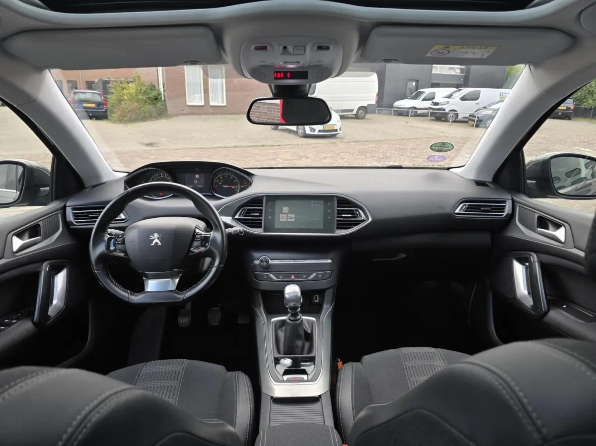 1.2 PureTech Blue Lease Premium Navi/Pano/ACC