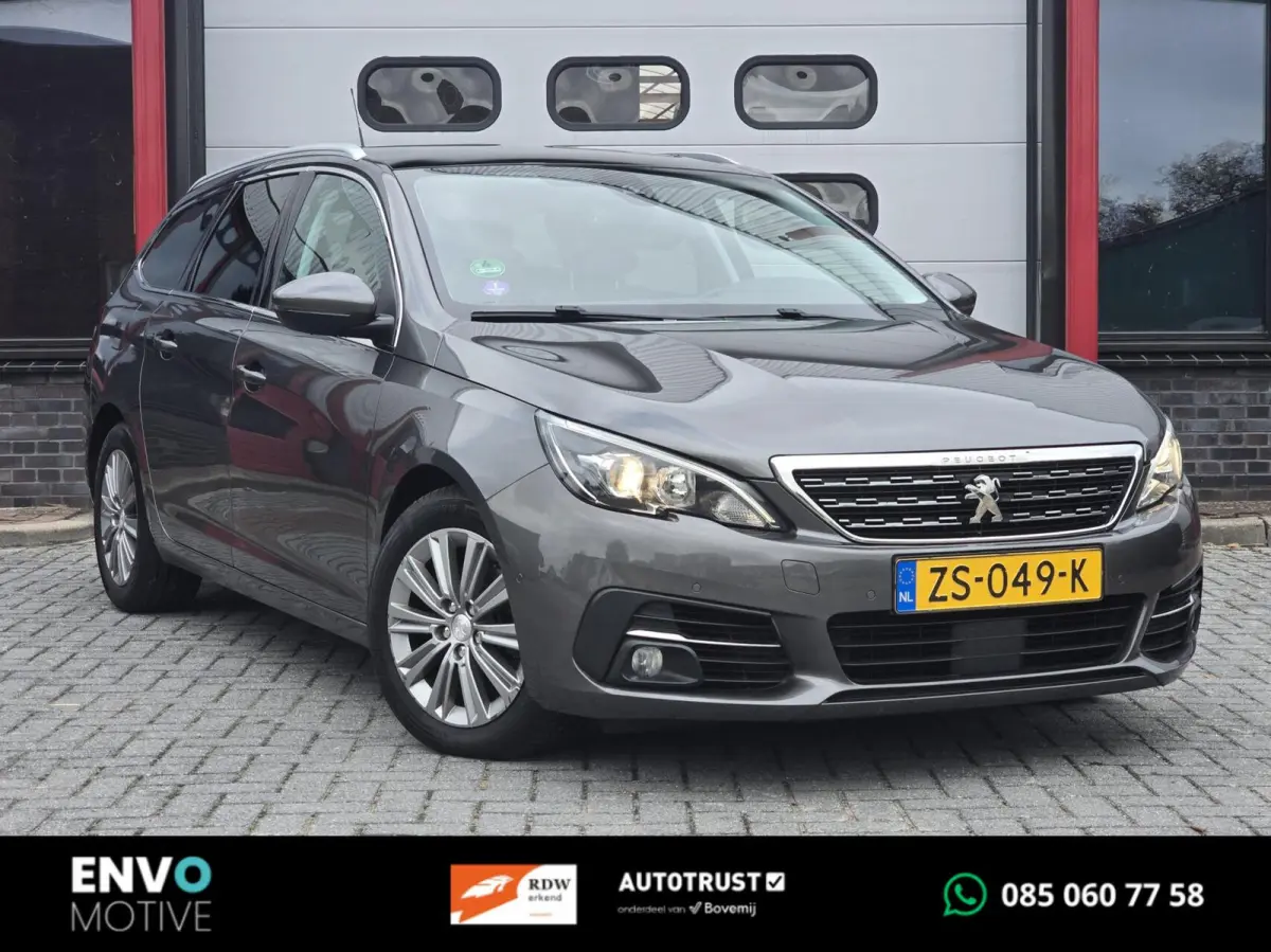 1.2 PureTech Blue Lease Premium Navi/Pano/ACC