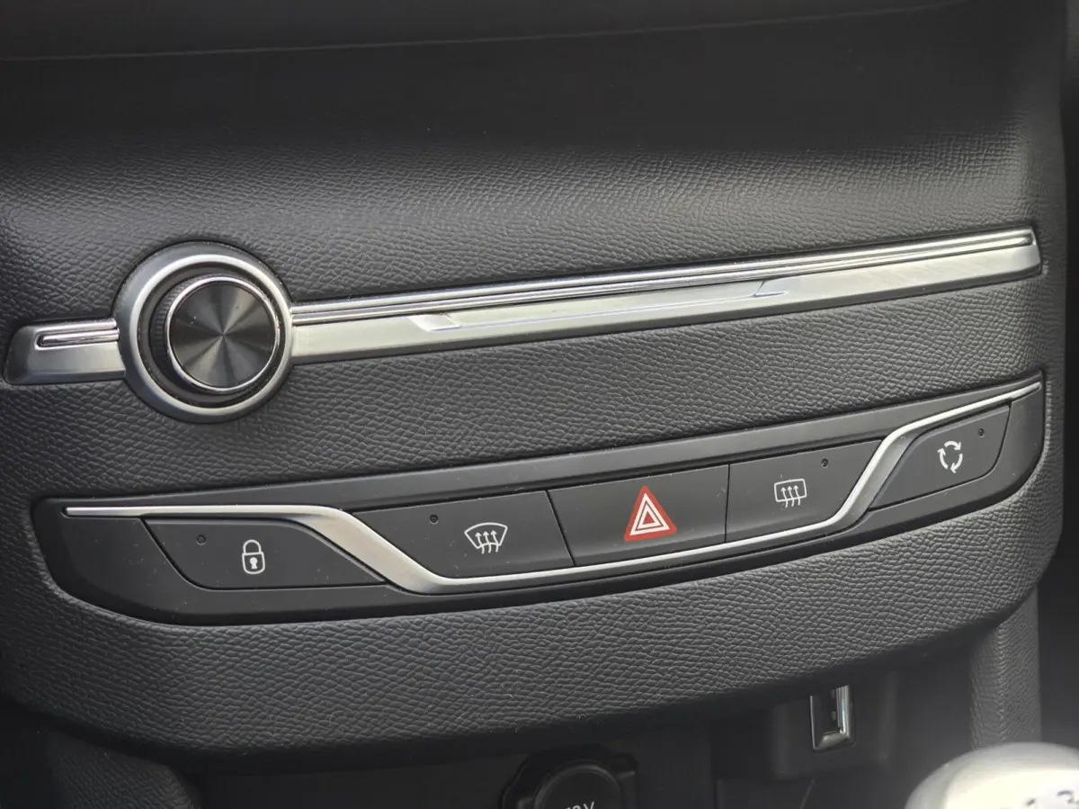 1.2 PureTech Blue Lease Premium Navi/Pano/ACC
