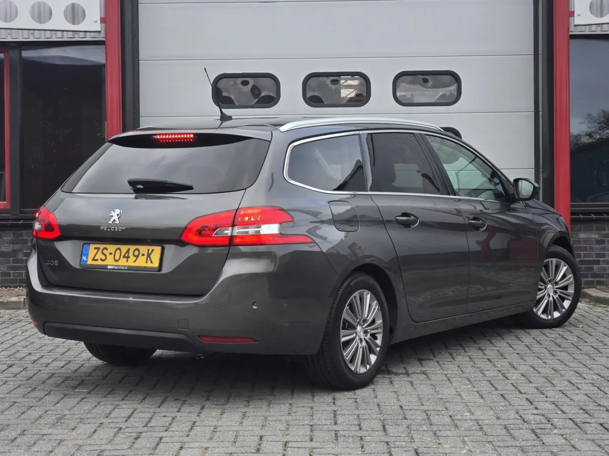 1.2 PureTech Blue Lease Premium Navi/Pano/ACC