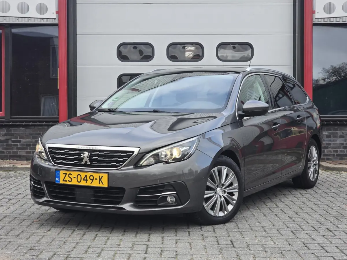 1.2 PureTech Blue Lease Premium Navi/Pano/ACC