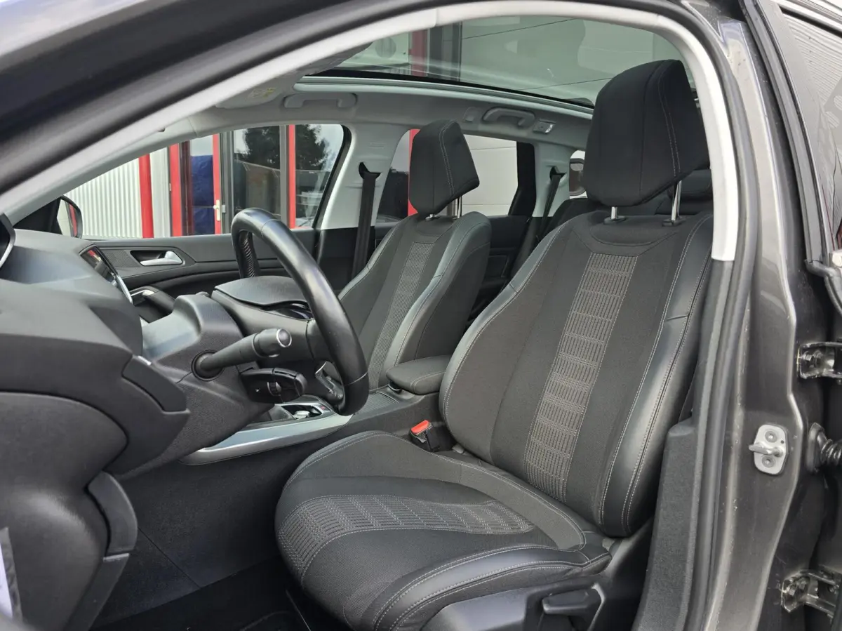 1.2 PureTech Blue Lease Premium Navi/Pano/ACC