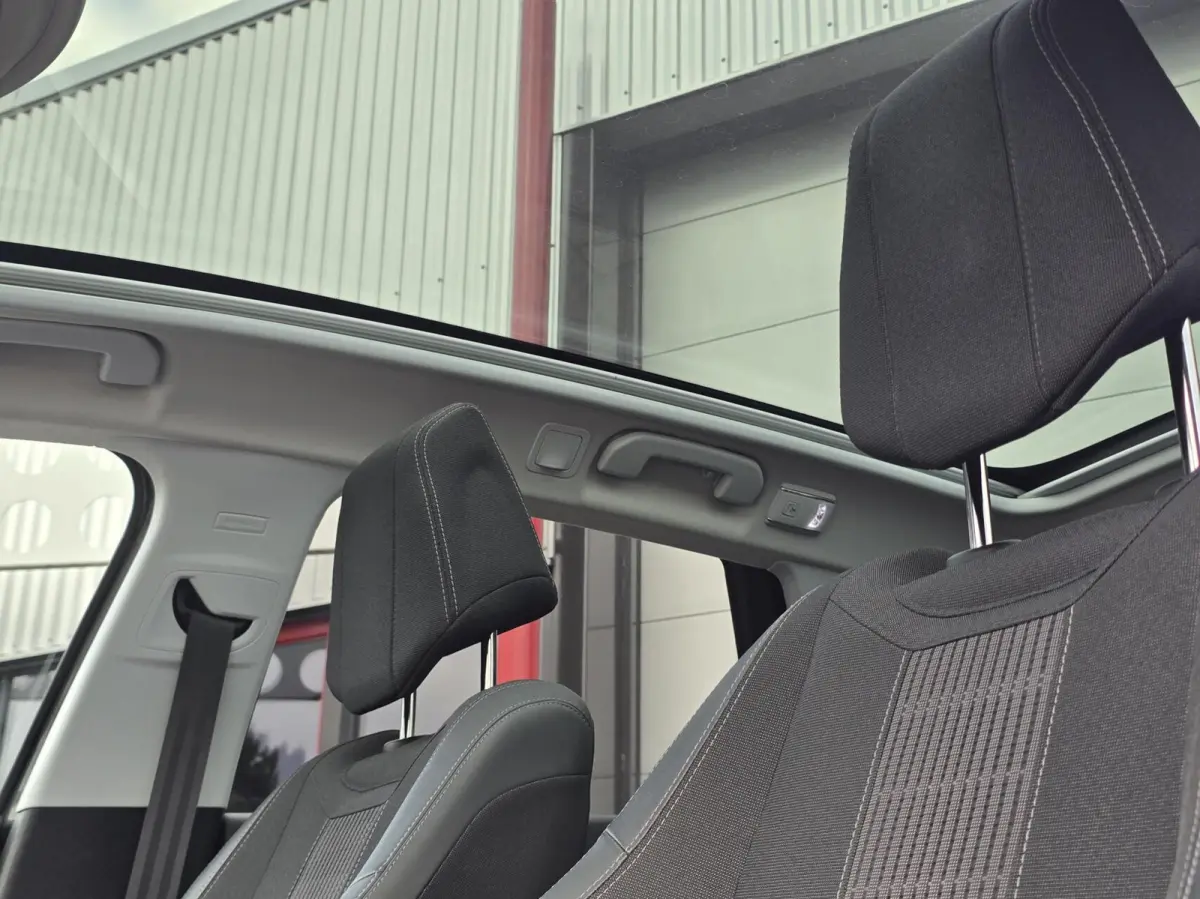 1.2 PureTech Blue Lease Premium Navi/Pano/ACC