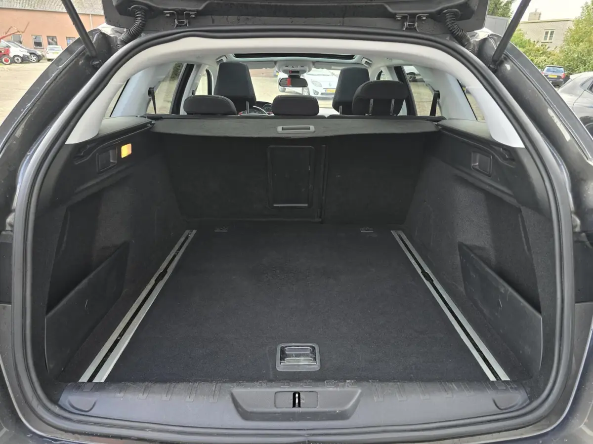1.2 PureTech Blue Lease Premium Navi/Pano/ACC