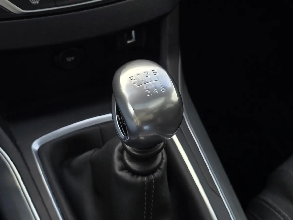 1.2 PureTech Blue Lease Premium Navi/Pano/ACC