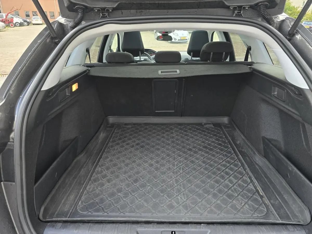 1.2 PureTech Blue Lease Premium Navi/Pano/ACC