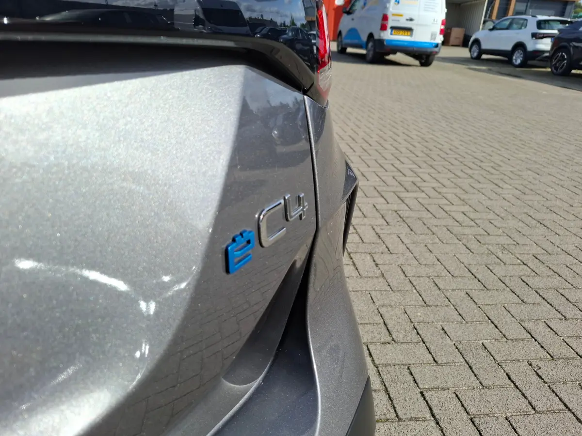 Feel Pack 50 kWh SOH 95,25% | CARPLAY | CAMERA | FULL LED KOPLAMPEN | COMFORTSTOELEN