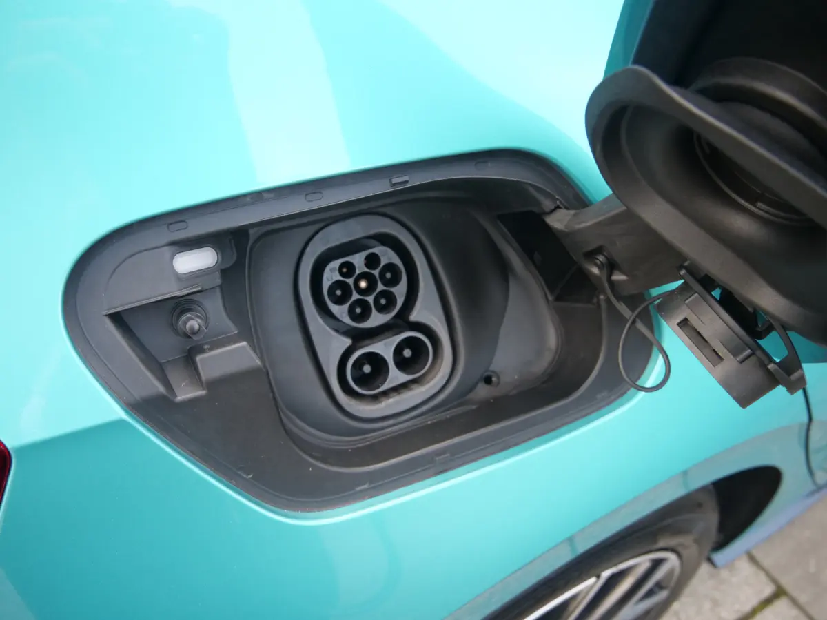 First Plus 58 kWh 204 Pk Automaat Navi / DAB / Apple Carplay / Camera / Stoelverwarming / SOH 94,1 %