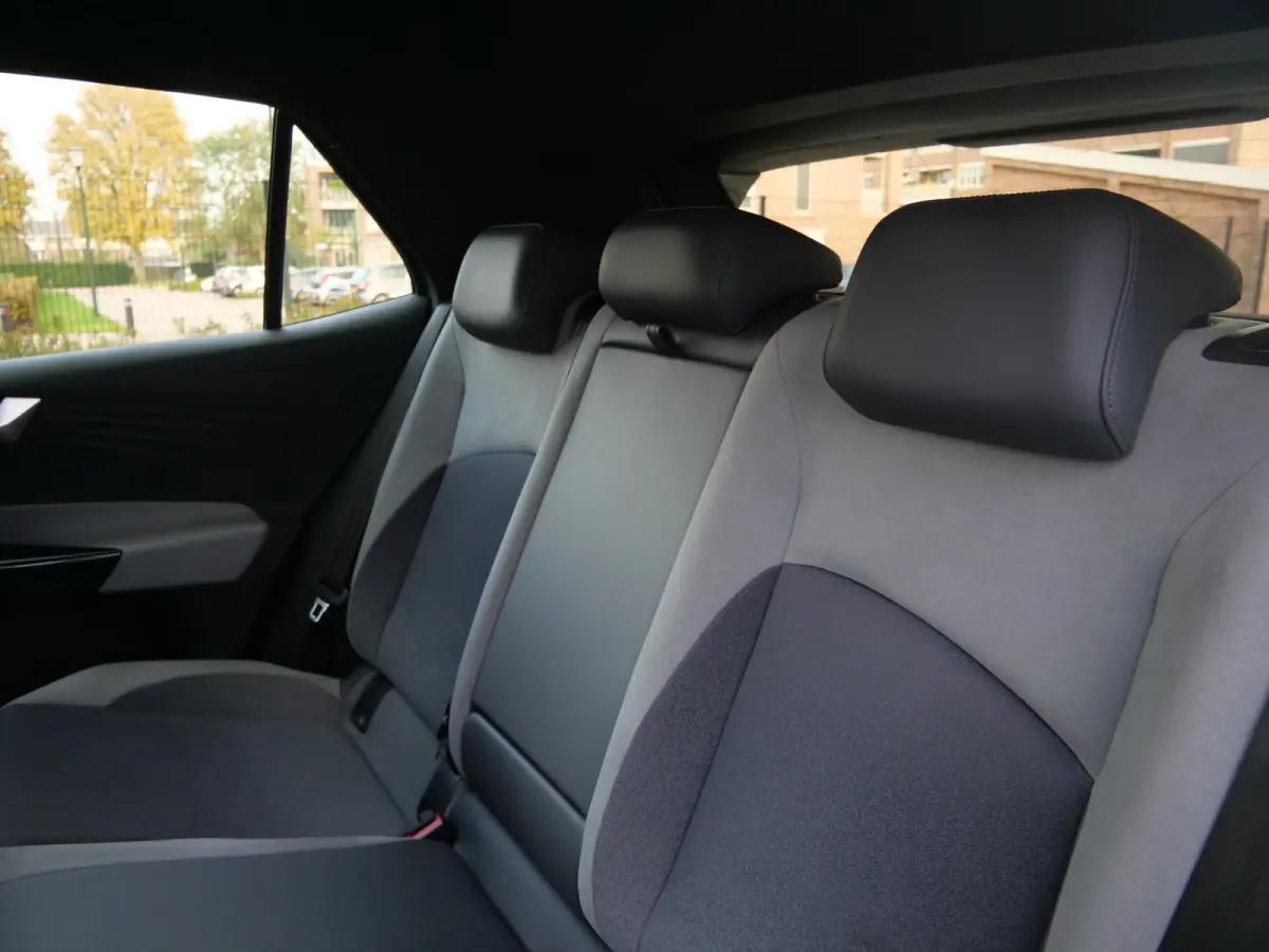 First Plus 58 kWh 204 Pk Automaat Navi / DAB / Apple Carplay / Camera / Stoelverwarming / SOH 94,1 %