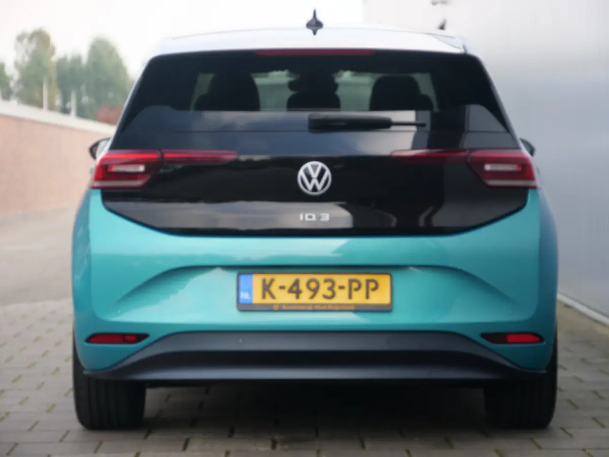 First Plus 58 kWh 204 Pk Automaat Navi / DAB / Apple Carplay / Camera / Stoelverwarming / SOH 94,1 %