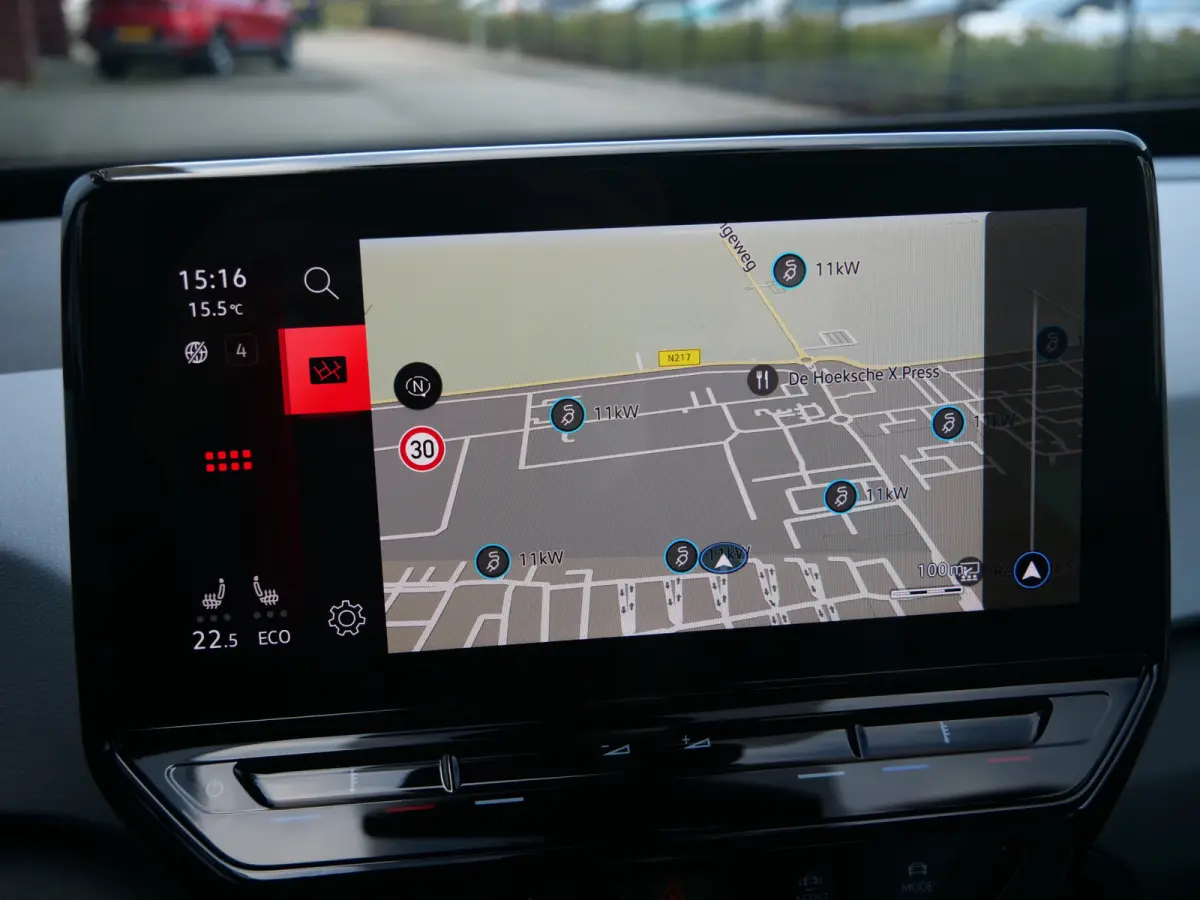 First Plus 58 kWh 204 Pk Automaat Navi / DAB / Apple Carplay / Camera / Stoelverwarming / SOH 94,1 %