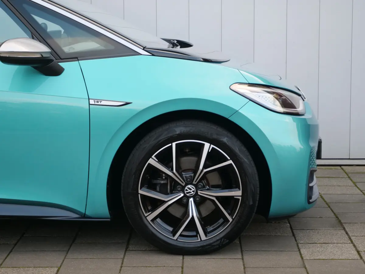 First Plus 58 kWh 204 Pk Automaat Navi / DAB / Apple Carplay / Camera / Stoelverwarming / SOH 94,1 %