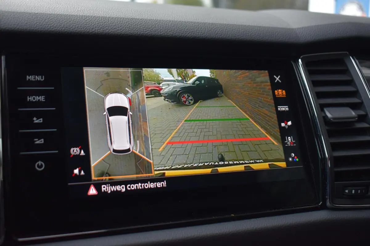 1.4 TSI LEDER NAVI LMV TREKHAAK