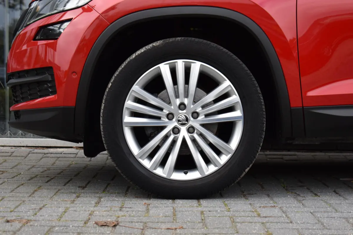 1.4 TSI LEDER NAVI LMV TREKHAAK
