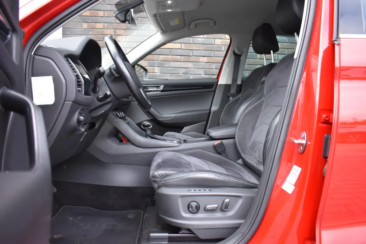 1.4 TSI LEDER NAVI LMV TREKHAAK