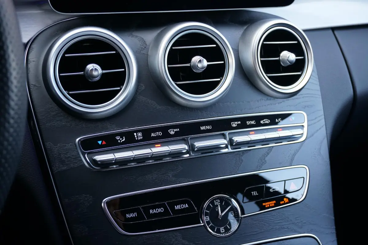 180 Business Solution AMG + CAMERA / LEDER / MULTIBEAM LED / DODEHOEK
