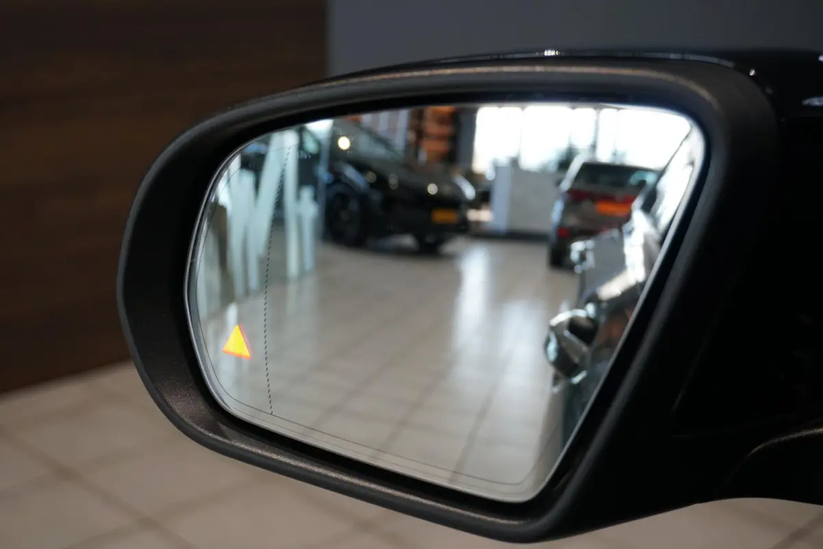 180 Business Solution AMG + CAMERA / LEDER / MULTIBEAM LED / DODEHOEK