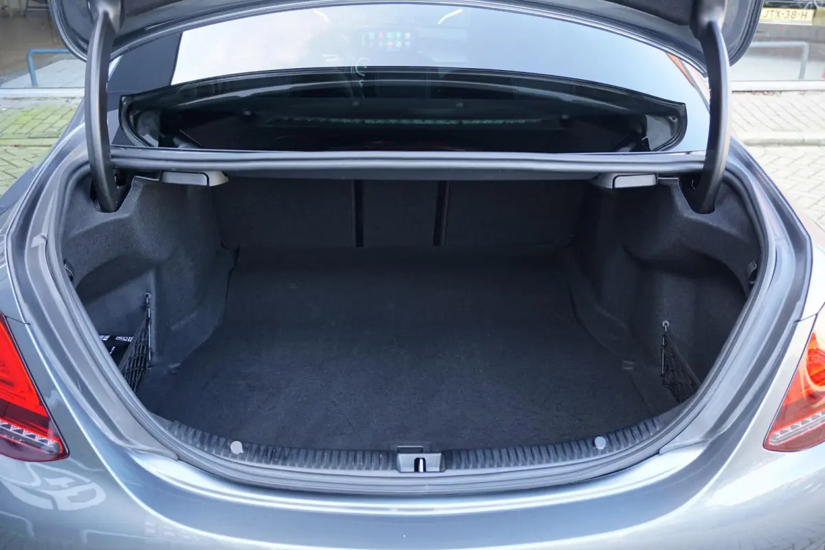 180 Business Solution AMG + CAMERA / LEDER / MULTIBEAM LED / DODEHOEK