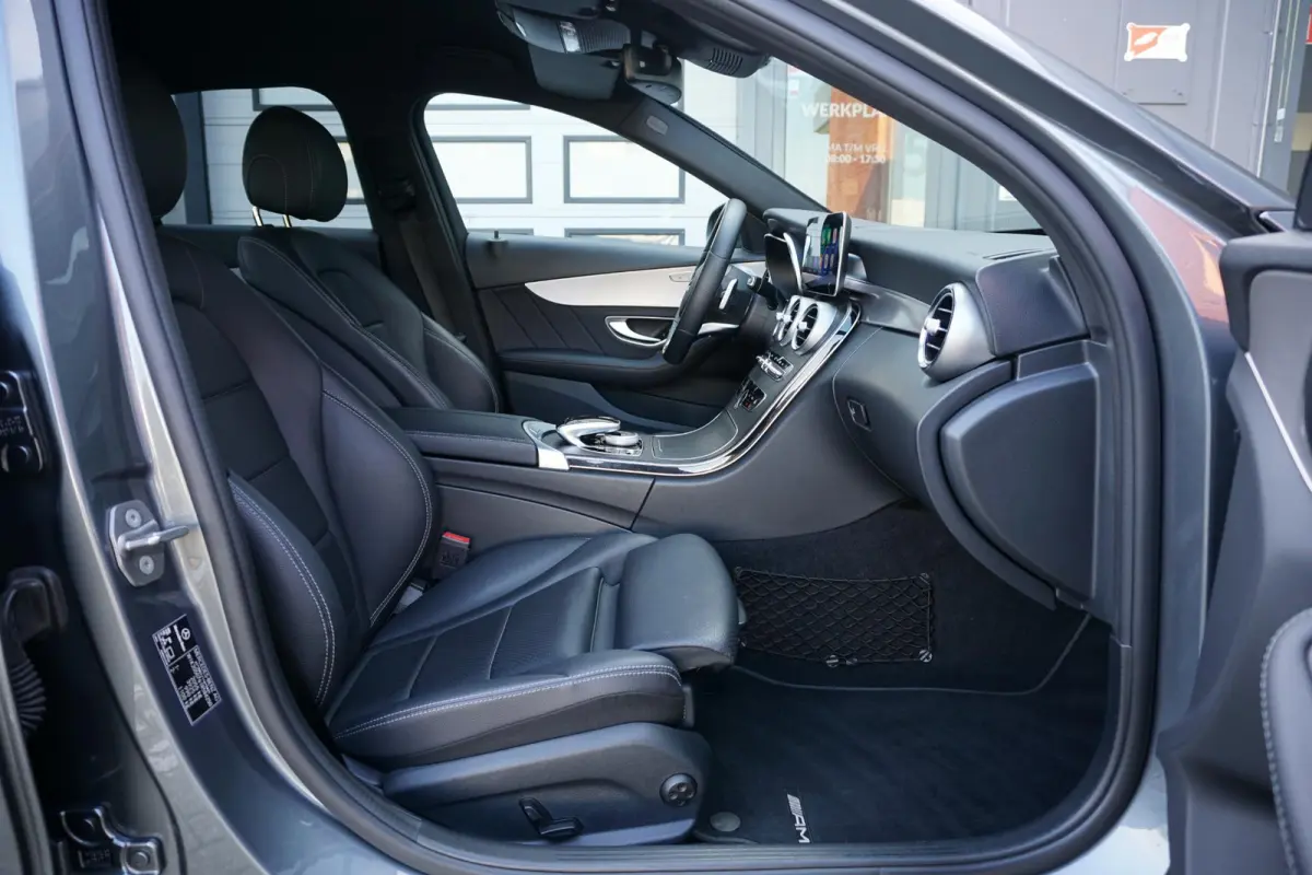 180 Business Solution AMG + CAMERA / LEDER / MULTIBEAM LED / DODEHOEK