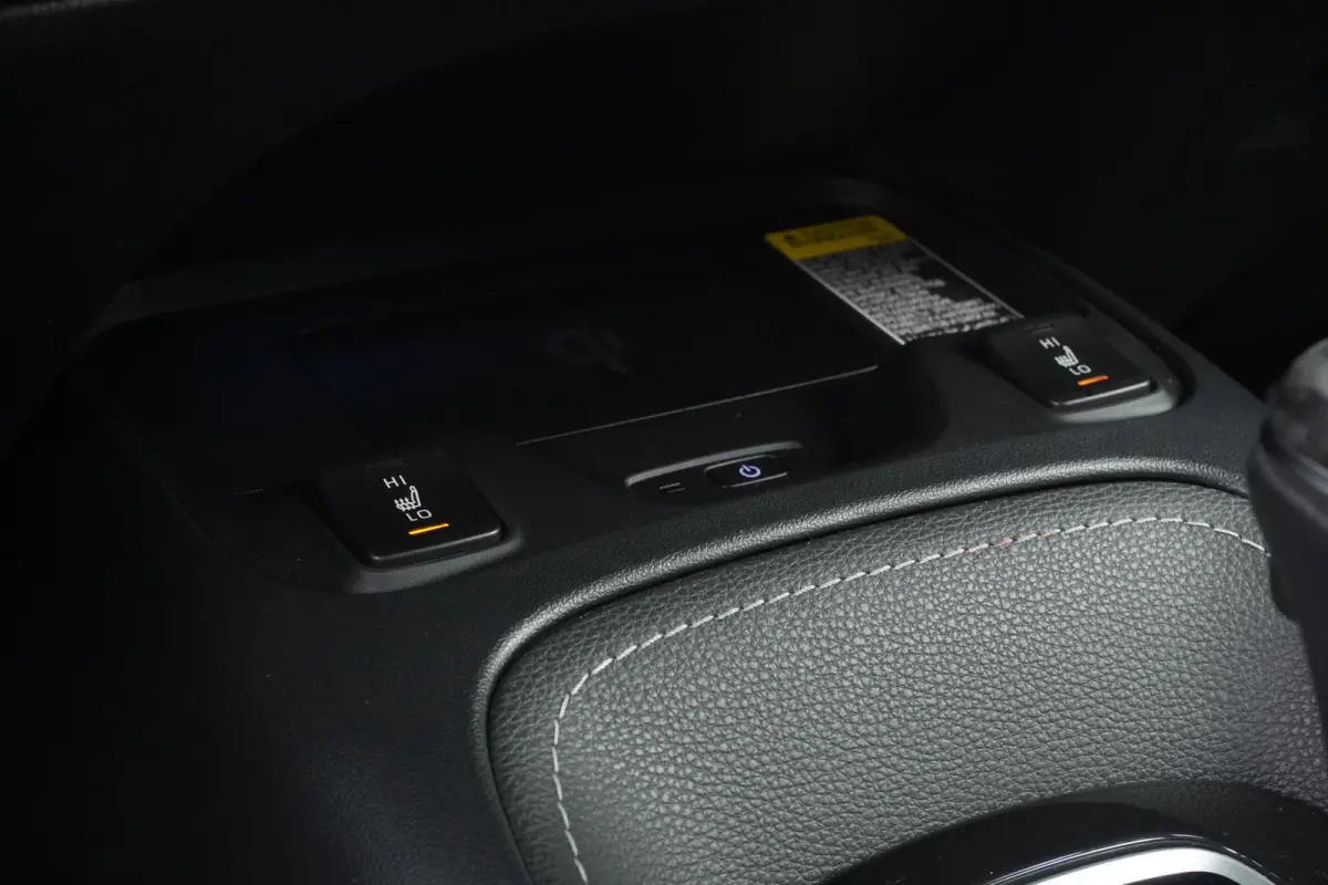 1.8 Hybrid GR-Sport+Led+Leder+Navigatie+trekhaak+camera+Stoel-verw+Parkeer-Hulp = SUPER UITV !!