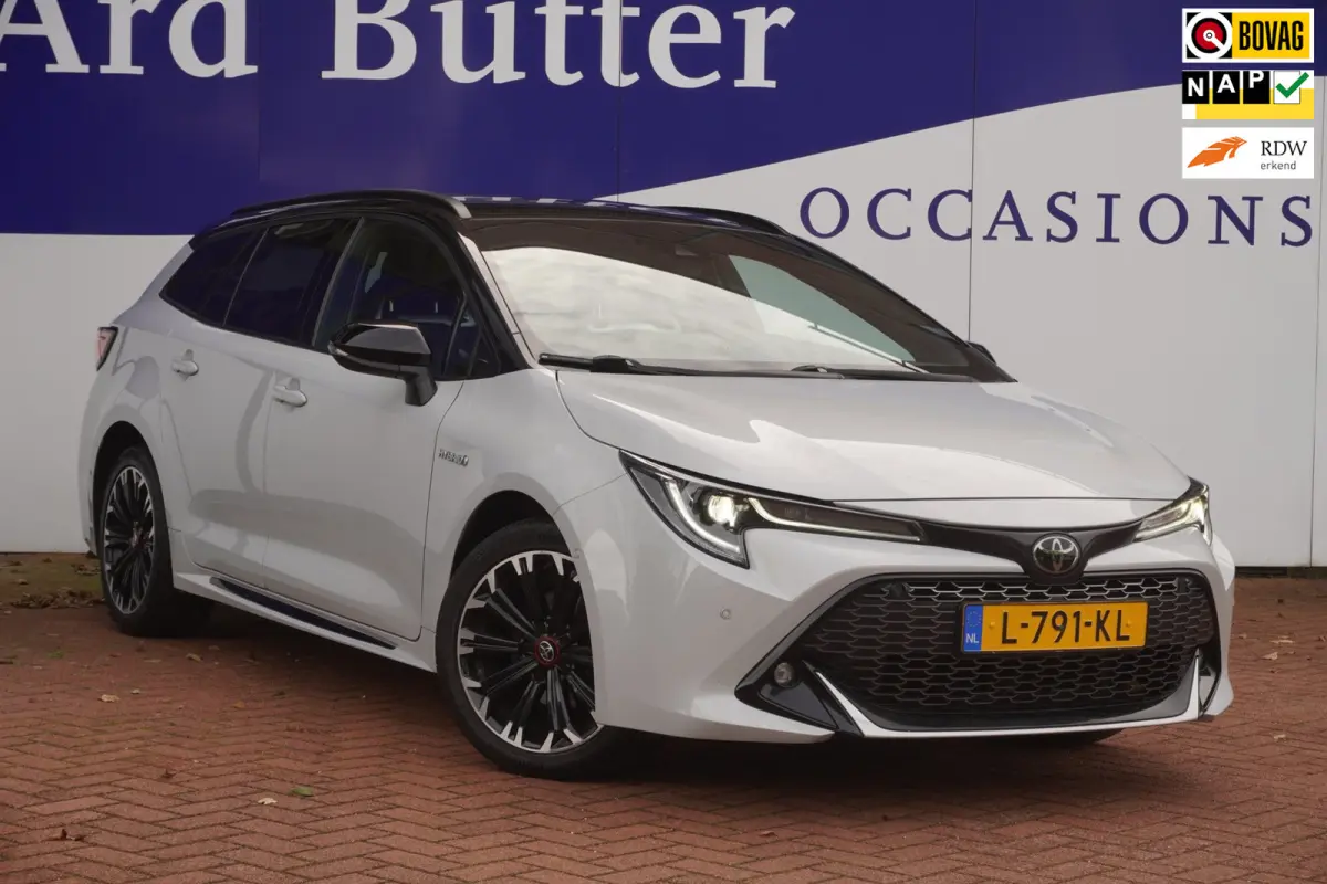 1.8 Hybrid GR-Sport+Led+Leder+Navigatie+trekhaak+camera+Stoel-verw+Parkeer-Hulp = SUPER UITV !!
