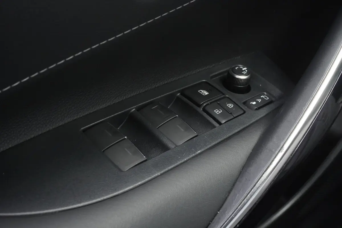 1.8 Hybrid GR-Sport+Led+Leder+Navigatie+trekhaak+camera+Stoel-verw+Parkeer-Hulp = SUPER UITV !!