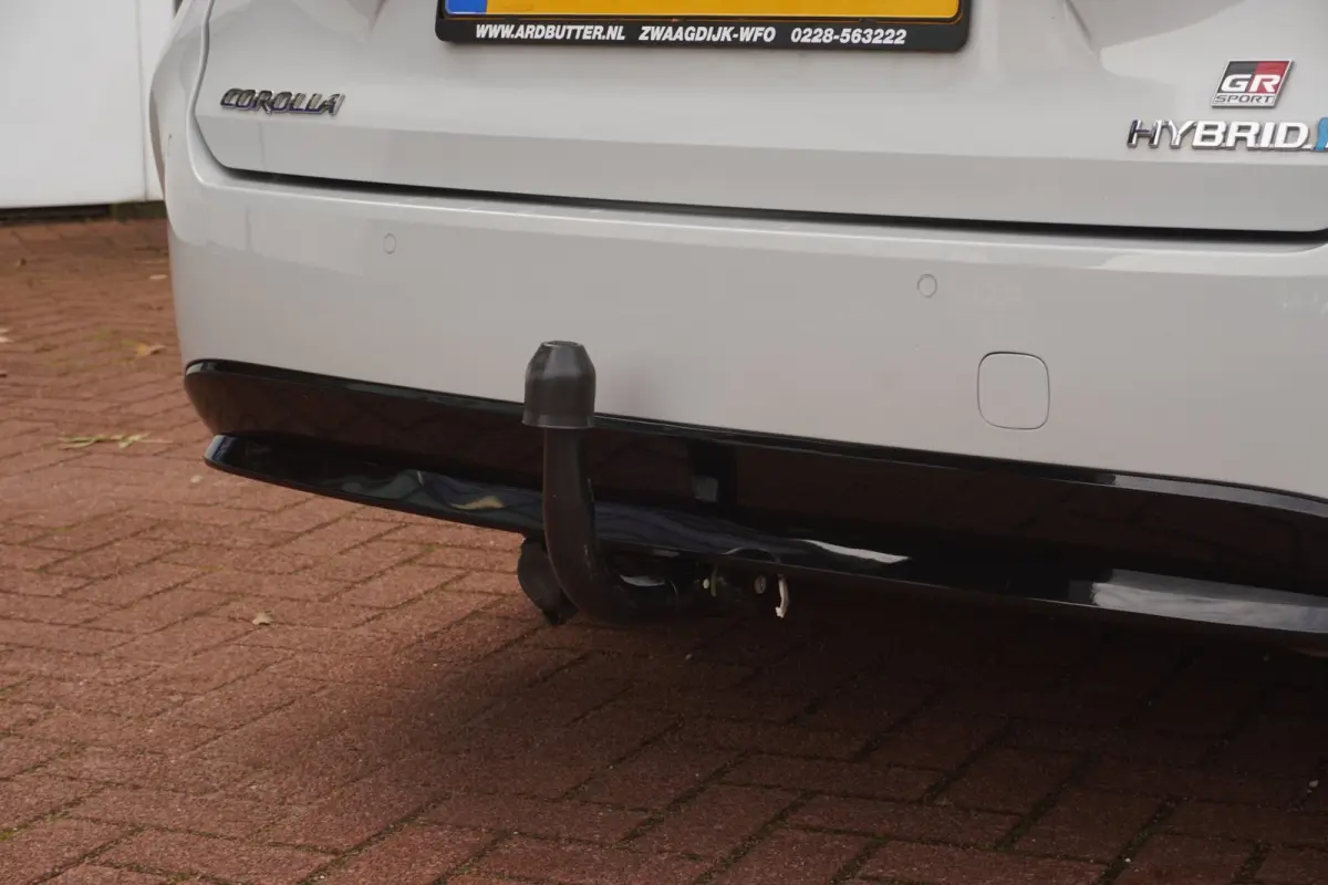 1.8 Hybrid GR-Sport+Led+Leder+Navigatie+trekhaak+camera+Stoel-verw+Parkeer-Hulp = SUPER UITV !!