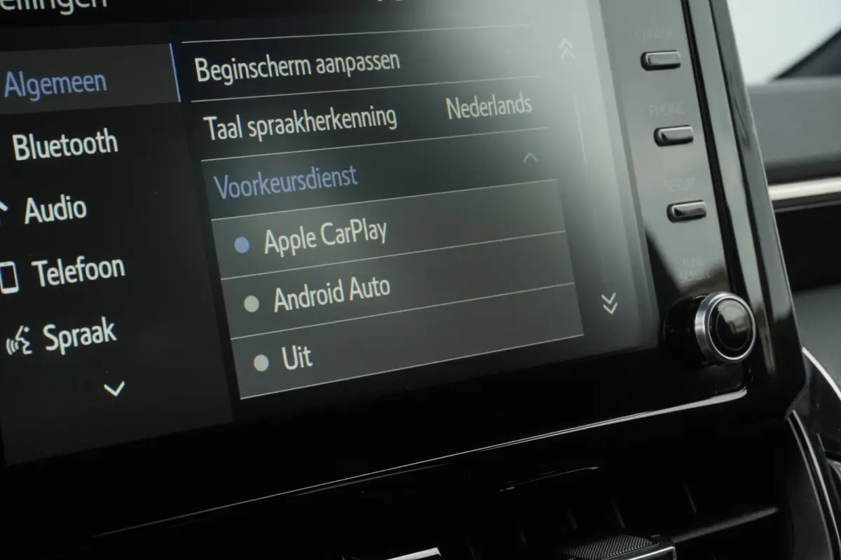 1.8 Hybrid GR-Sport+Led+Leder+Navigatie+trekhaak+camera+Stoel-verw+Parkeer-Hulp = SUPER UITV !!