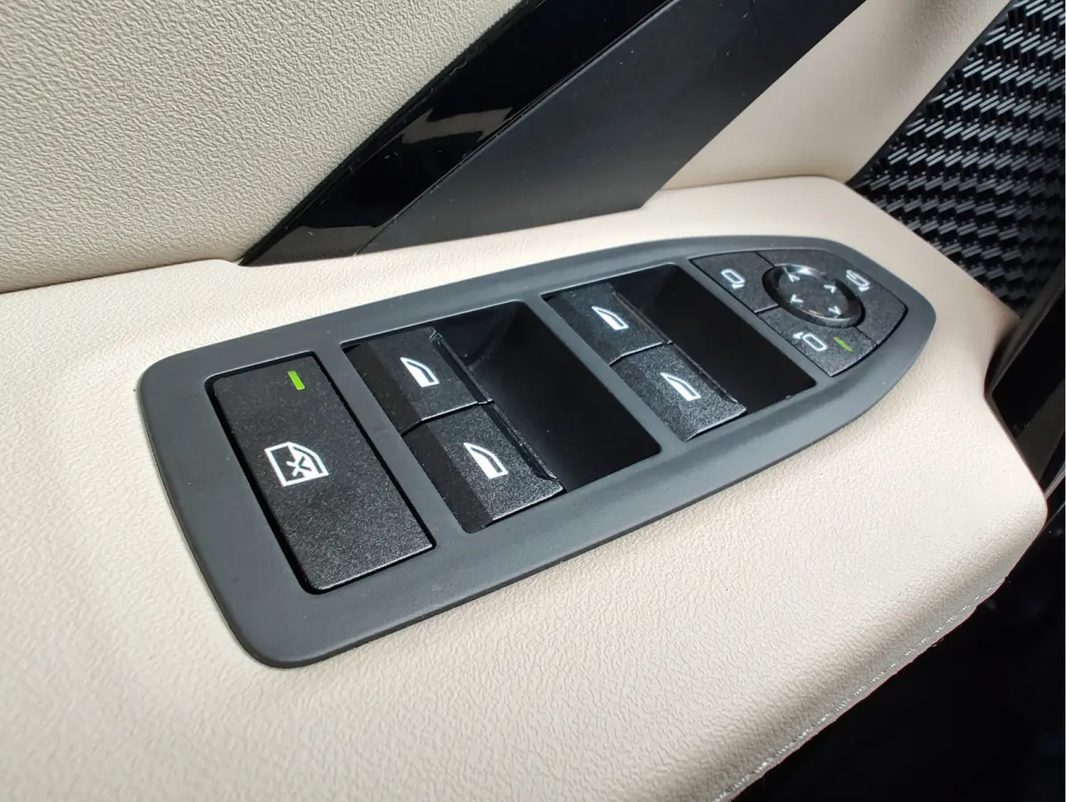 sDRIVE18i AUTOMAAT Leder | Winterpakket | Carplay/Android | Sportstoelen