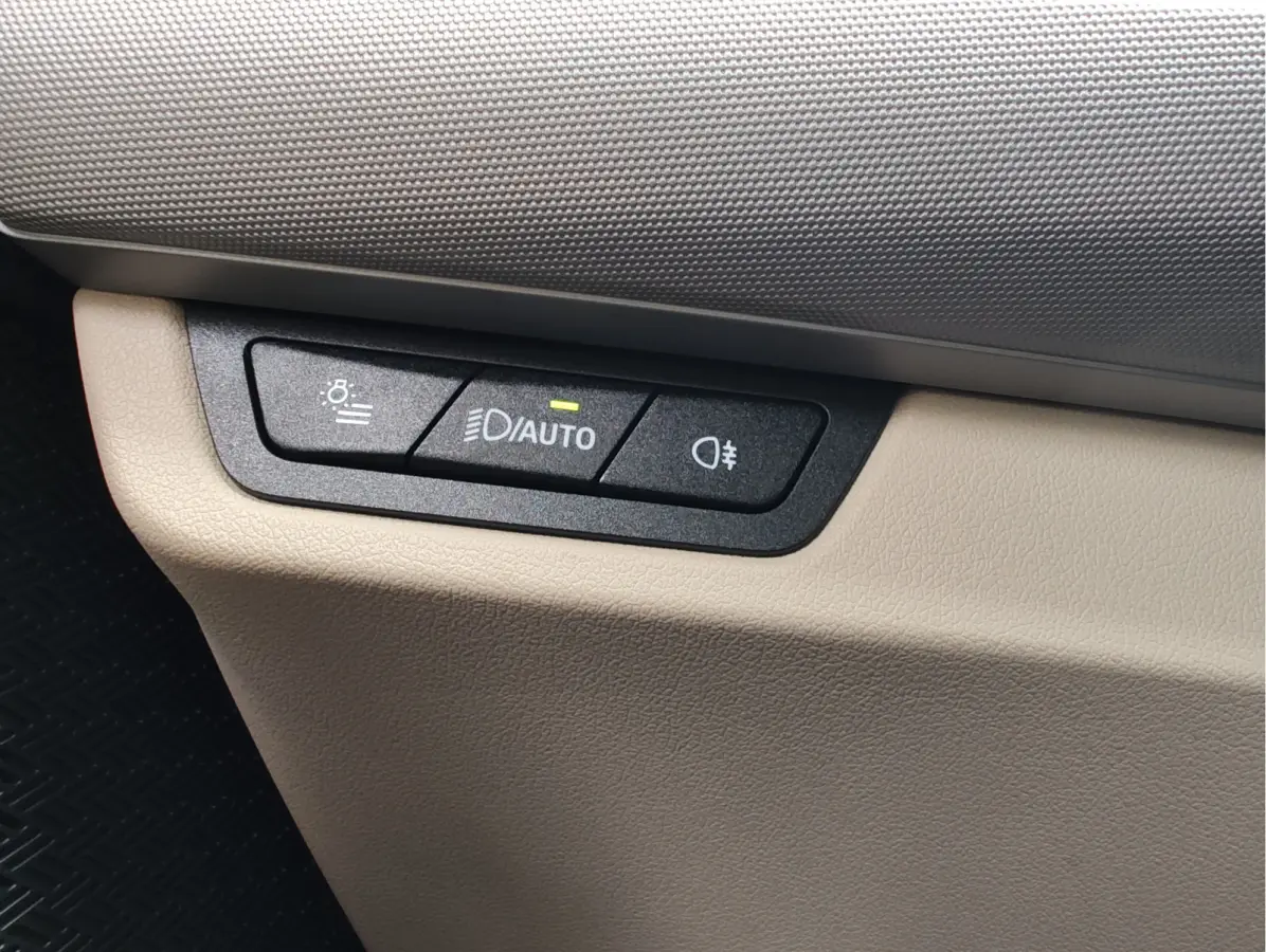 sDRIVE18i AUTOMAAT Leder | Winterpakket | Carplay/Android | Sportstoelen
