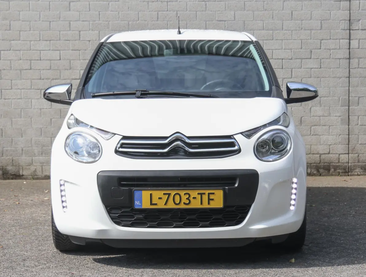 1.0 VTi Feel | Airco | Bluetooth | Centrale deurvergrendeling | Lederen stuurwiel | Chrome pakket