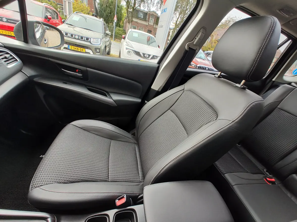 1.4 BOOSTERJET STYLE SMART HYBRID AUT. Sunroof | 360 Camera | All Seasonbanden