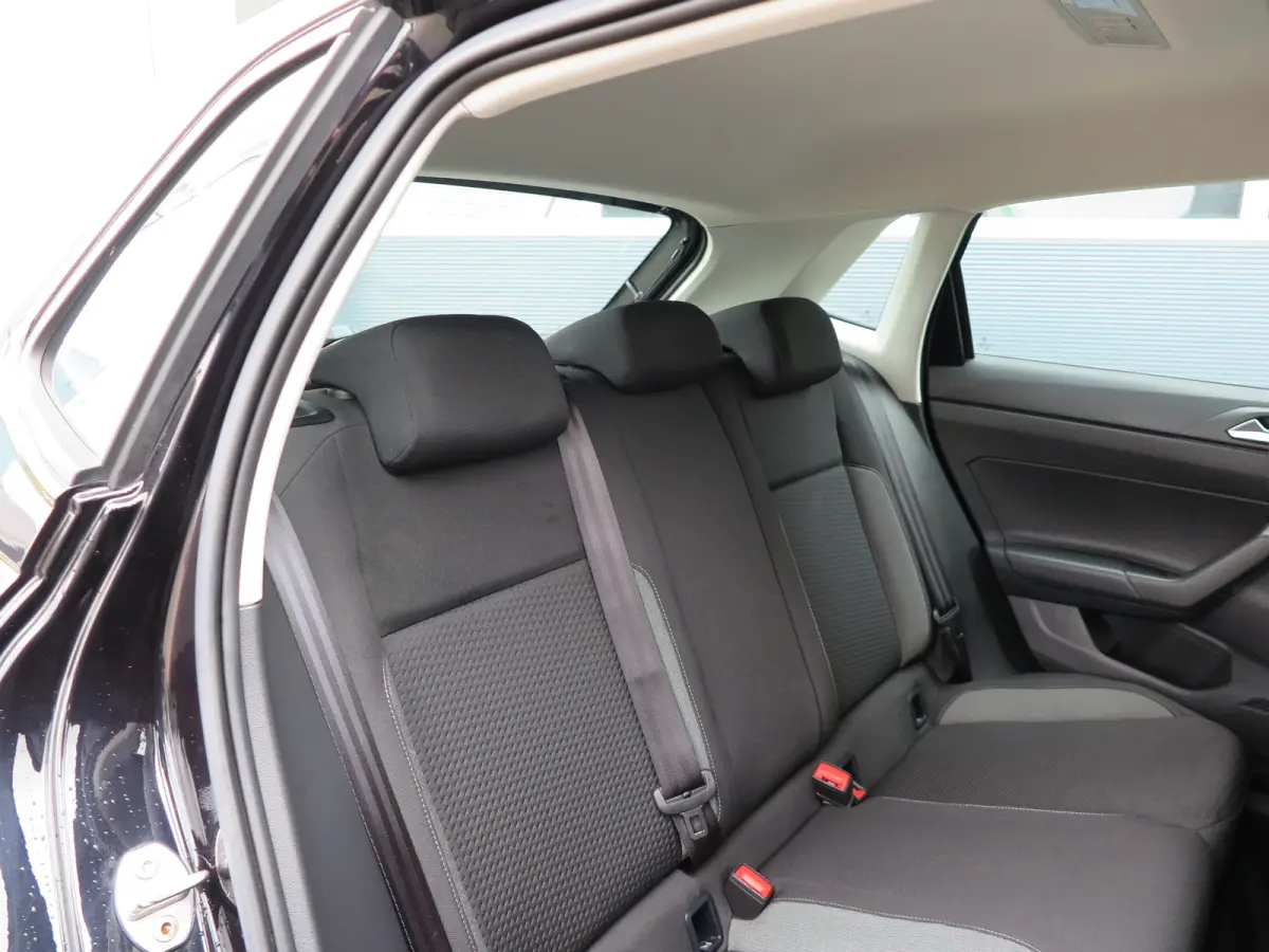 1.0 TSI 95pk DSG Life Led,Climate control, App-Connect , PDC, LMV15", Stuuwiel multifunctioneel, etc .