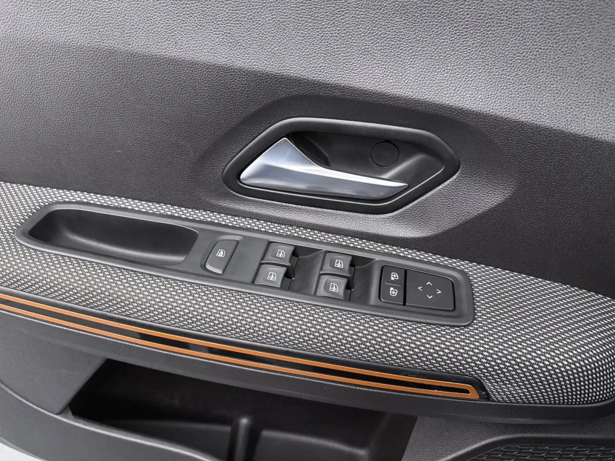 TCe 100 Bi-Fuel Comfort | Trekhaak | Climate Control | Apple Carplay/Android Auto |