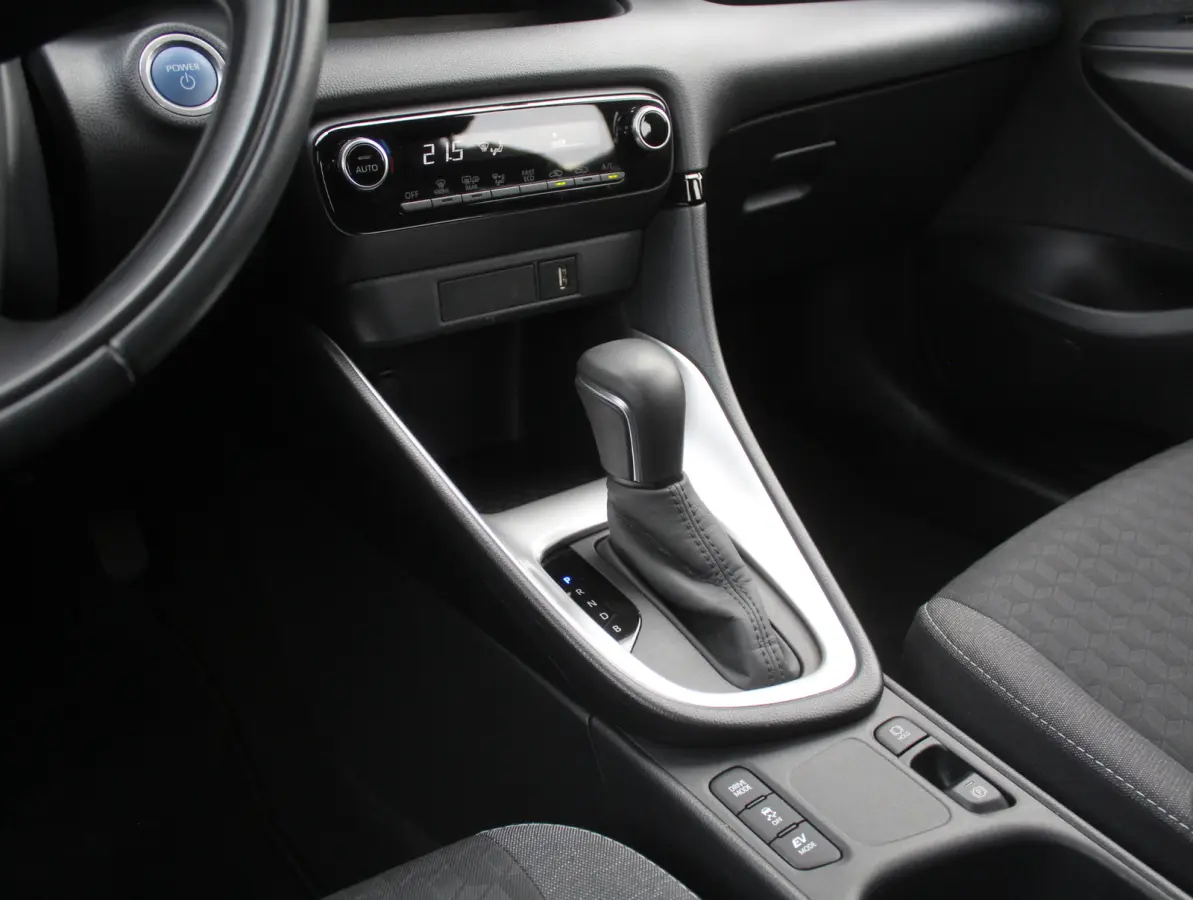 1.5 Hybrid Dynamic CARPLAY | CAMERA | CLIMATE | LMV16 | LED | DAB | ADAPCRUISE