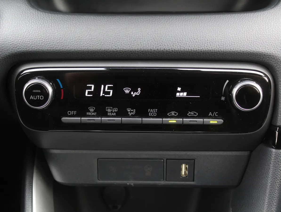 1.5 Hybrid Dynamic CARPLAY | CAMERA | CLIMATE | LMV16 | LED | DAB | ADAPCRUISE