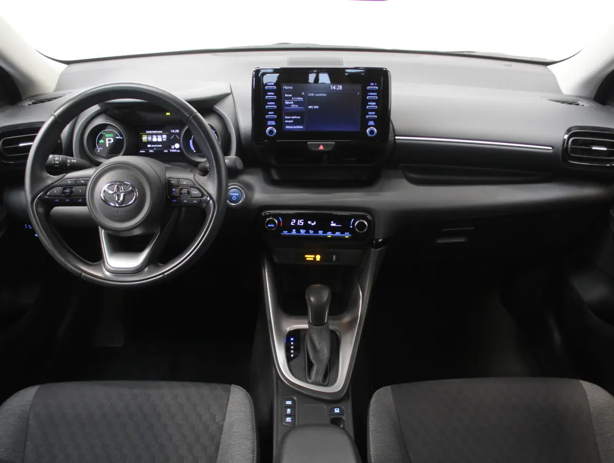 1.5 Hybrid Dynamic CARPLAY | CAMERA | CLIMATE | LMV16 | LED | DAB | ADAPCRUISE