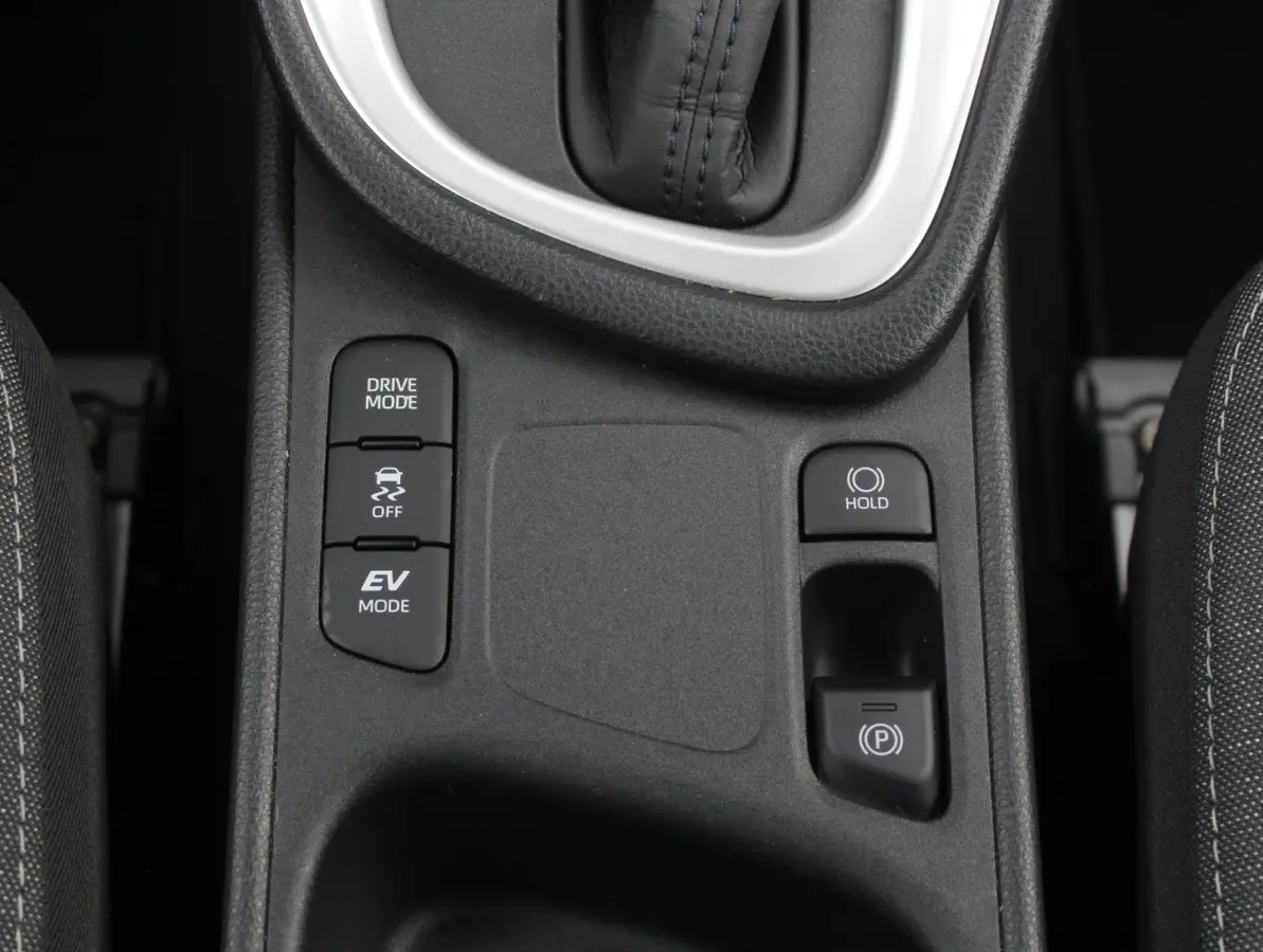 1.5 Hybrid Dynamic CARPLAY | CAMERA | CLIMATE | LMV16 | LED | DAB | ADAPCRUISE