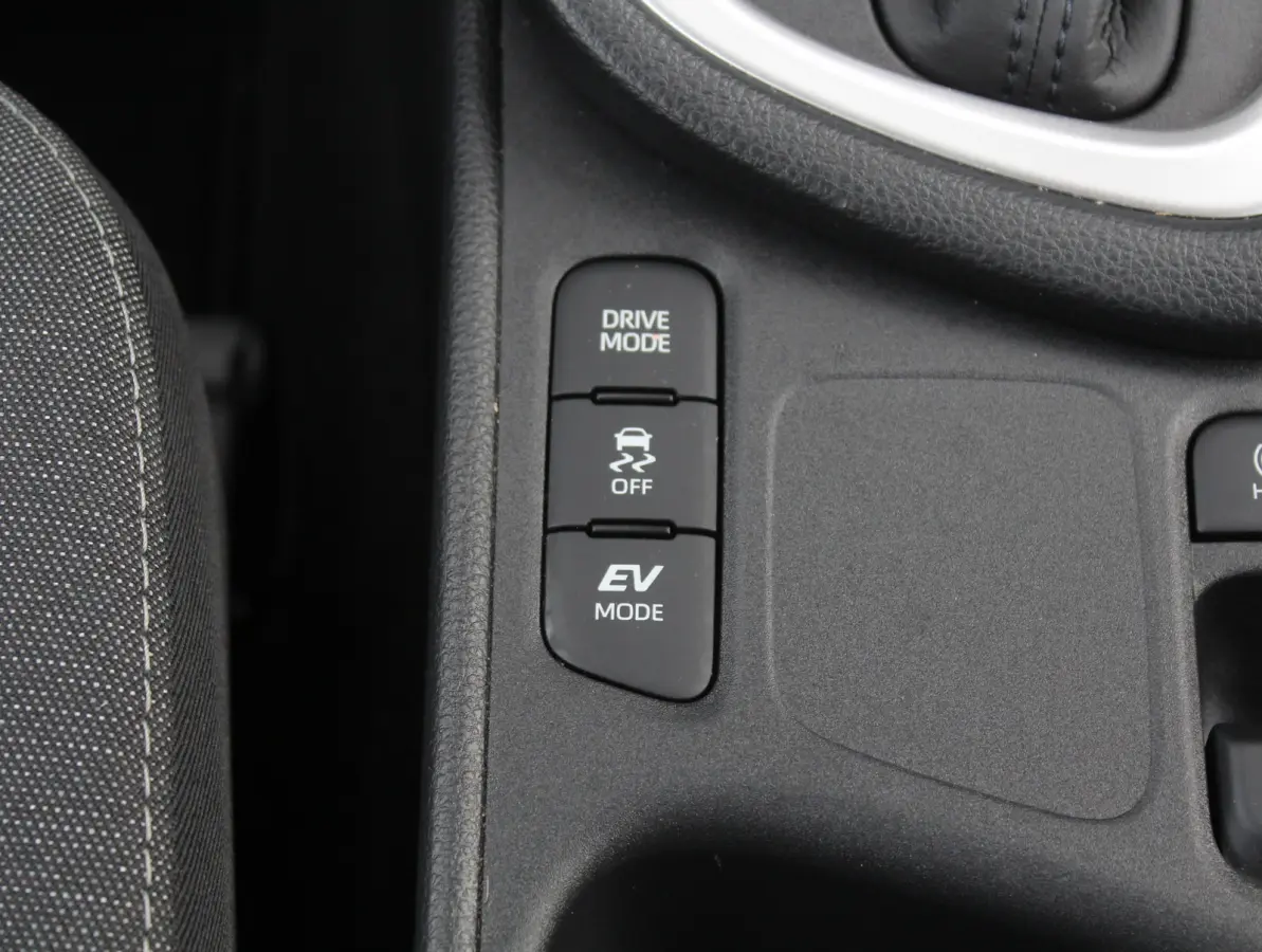 1.5 Hybrid Dynamic CARPLAY | CAMERA | CLIMATE | LMV16 | LED | DAB | ADAPCRUISE