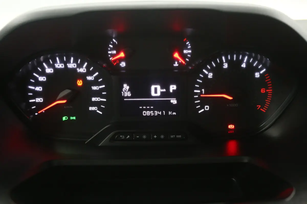 1.5 BlueHDI 130PK | Automaat | 3 Zits | Clima | Cruise | Carplay | Navi | Imperiaal | Parkeersens.