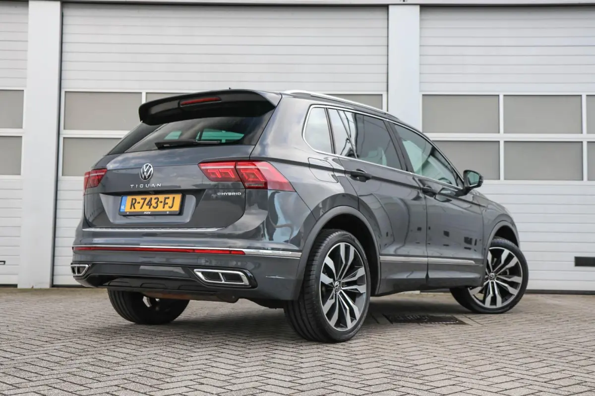 1.4 TSI 245pk eHybrid R-Line | SoH 92% | Panoramadak | Trekhaak | 360 Camera | 20" Velgen | Stoelverwarming