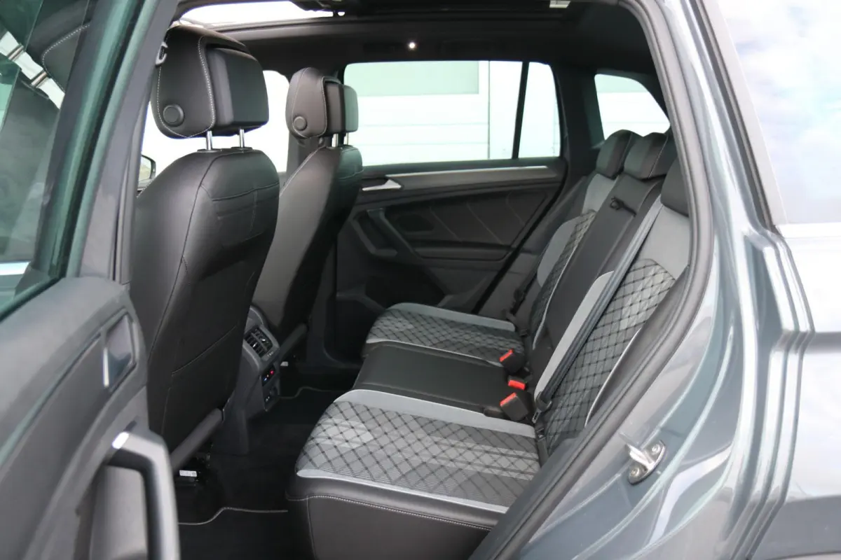 1.4 TSI 245pk eHybrid R-Line | SoH 92% | Panoramadak | Trekhaak | 360 Camera | 20" Velgen | Stoelverwarming