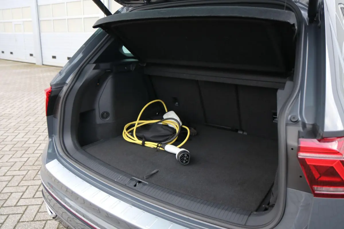 1.4 TSI 245pk eHybrid R-Line | SoH 92% | Panoramadak | Trekhaak | 360 Camera | 20" Velgen | Stoelverwarming