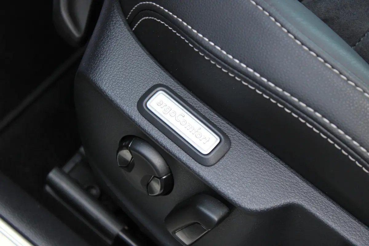 1.5 TSI ACC | Navi | CarPlay | Stoelverwarming | Camera | Dealer Onderhouden