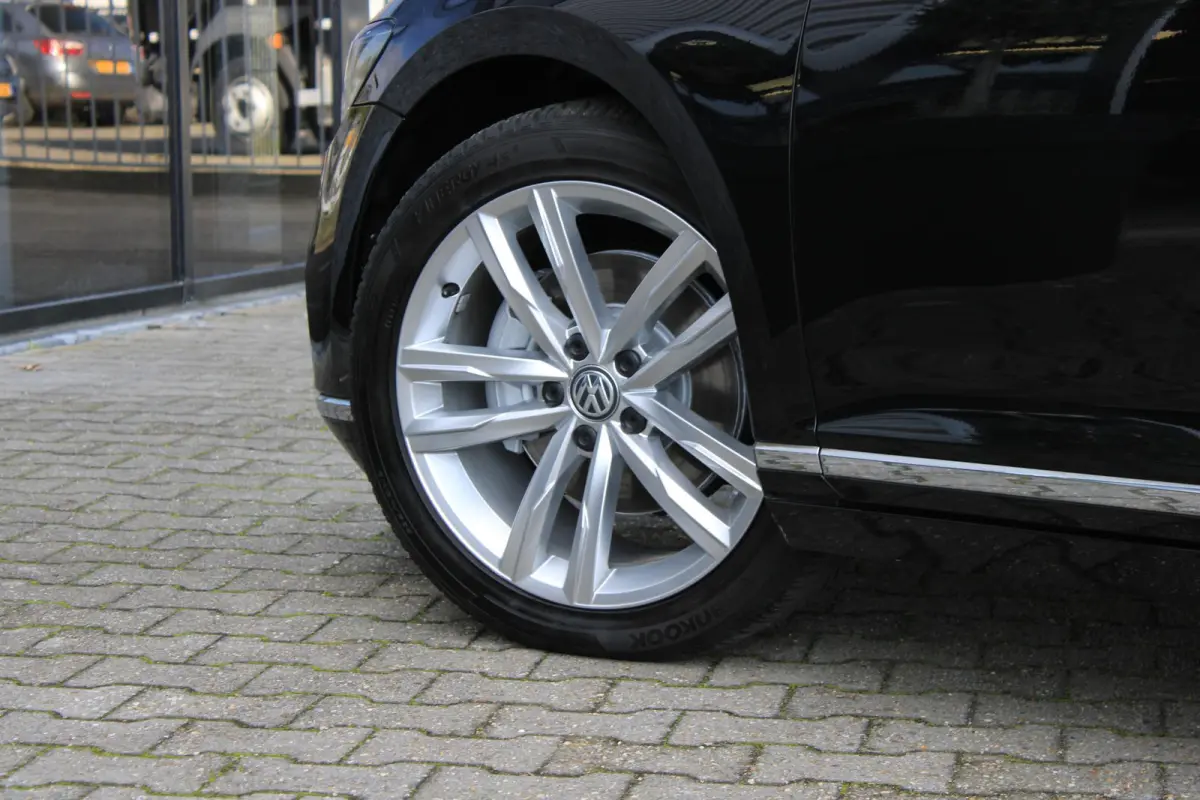 1.5 TSI ACC | Navi | CarPlay | Stoelverwarming | Camera | Dealer Onderhouden