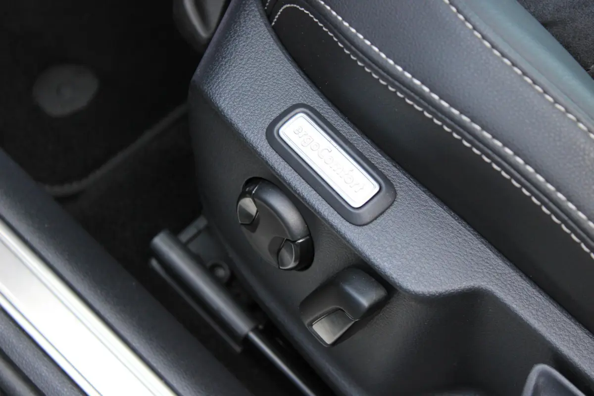 1.5 TSI ACC | Navi | CarPlay | Stoelverwarming | Camera | Dealer Onderhouden