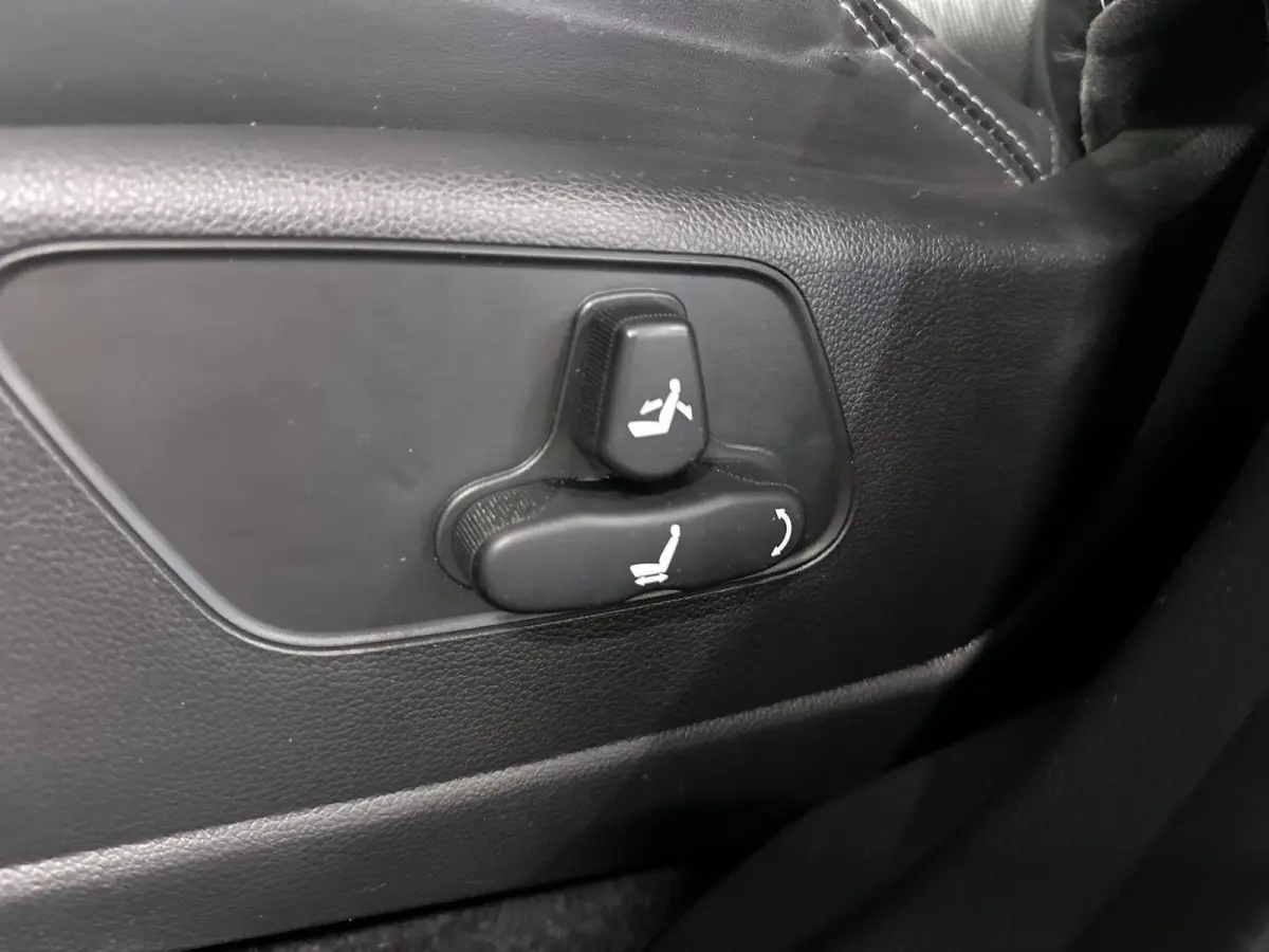1.6 Sapphire Leder | Carplay | Navi